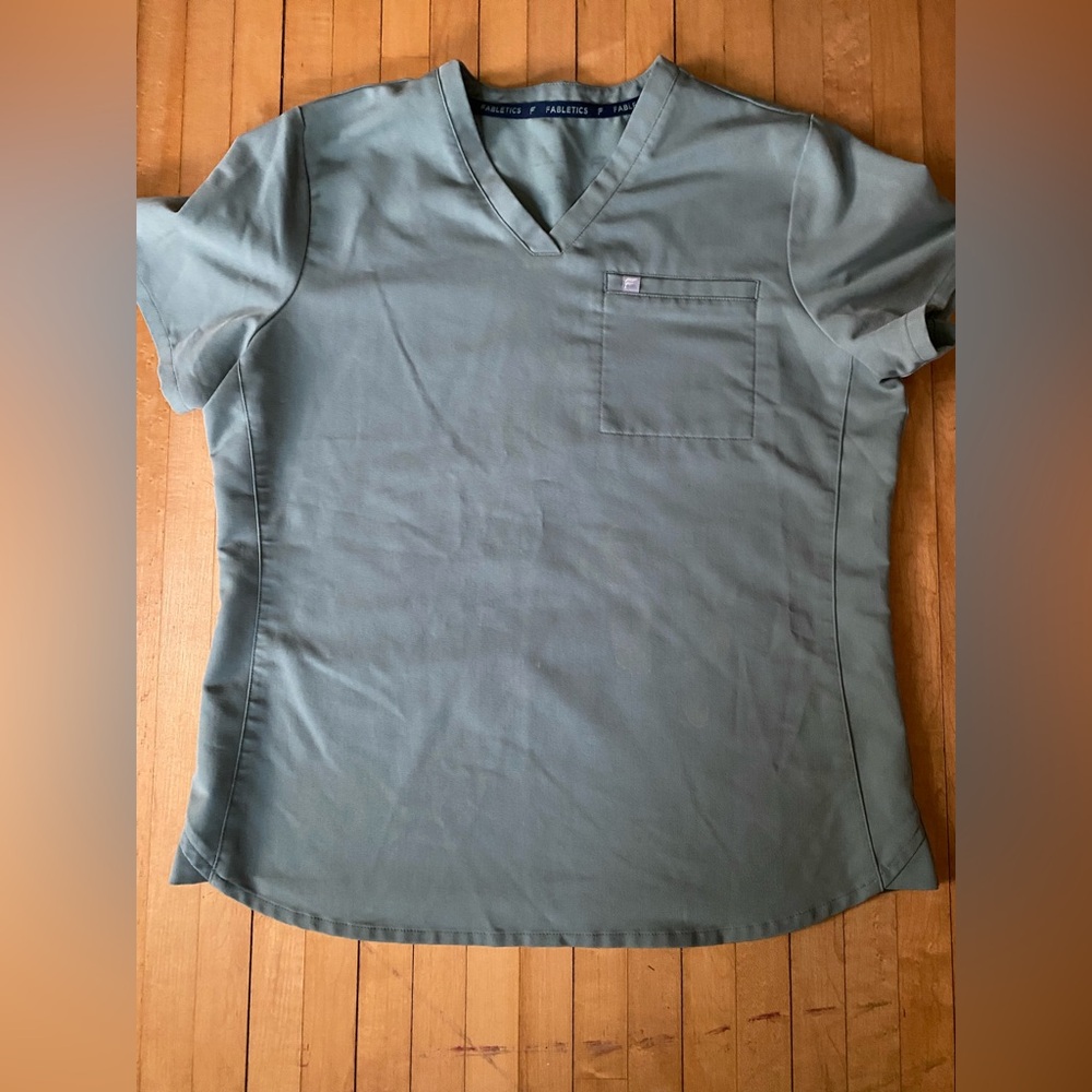 Fabletics set (top M, bottoms L)